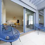 Premium Location 2Br Apt W- Pool, Gym & Balcony