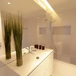 דירה Premium Location 2Br Apt W- Pool, Gym & Balcony *